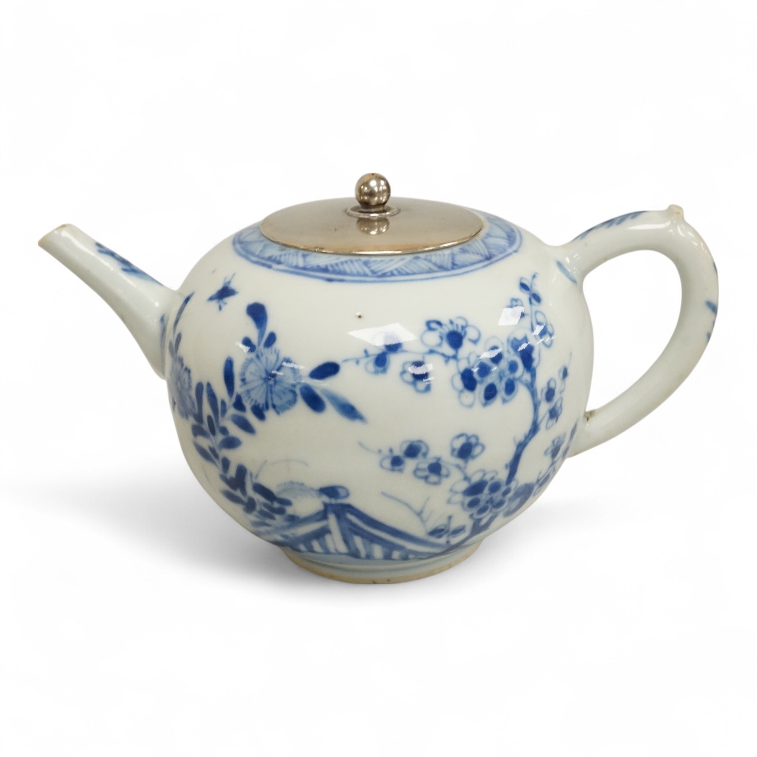 A Chinese blue and white teapot, with metal cover, Kangxi period, 10.5cm high